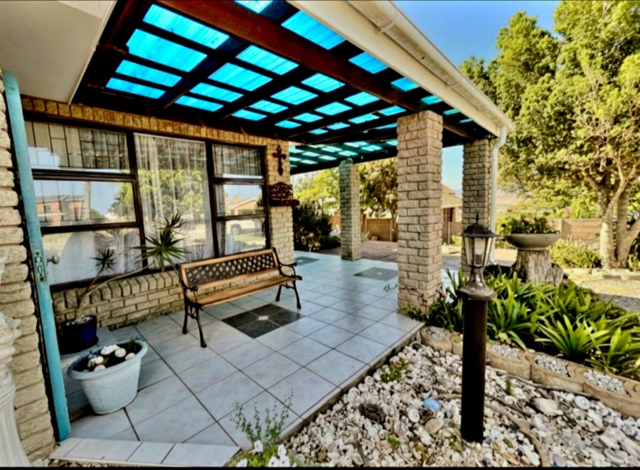  Bedroom Property for Sale in Hartenbos Heuwels Western Cape